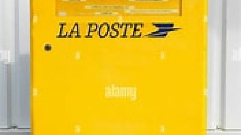 boîtes aux lettres jaunes